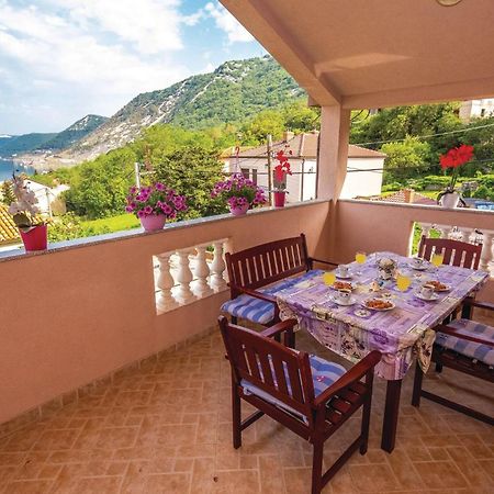 1 Bedroom Stunning Apartment In Bakarac Dış mekan fotoğraf